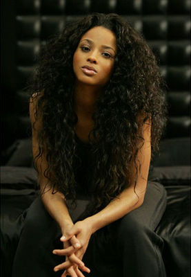 Cabello indio largo y rizado, sin enredos, de verdad.